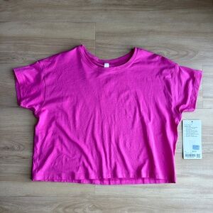 Lululemon 🖤 Cate Tee SONIC PINK Size 4 NEW!